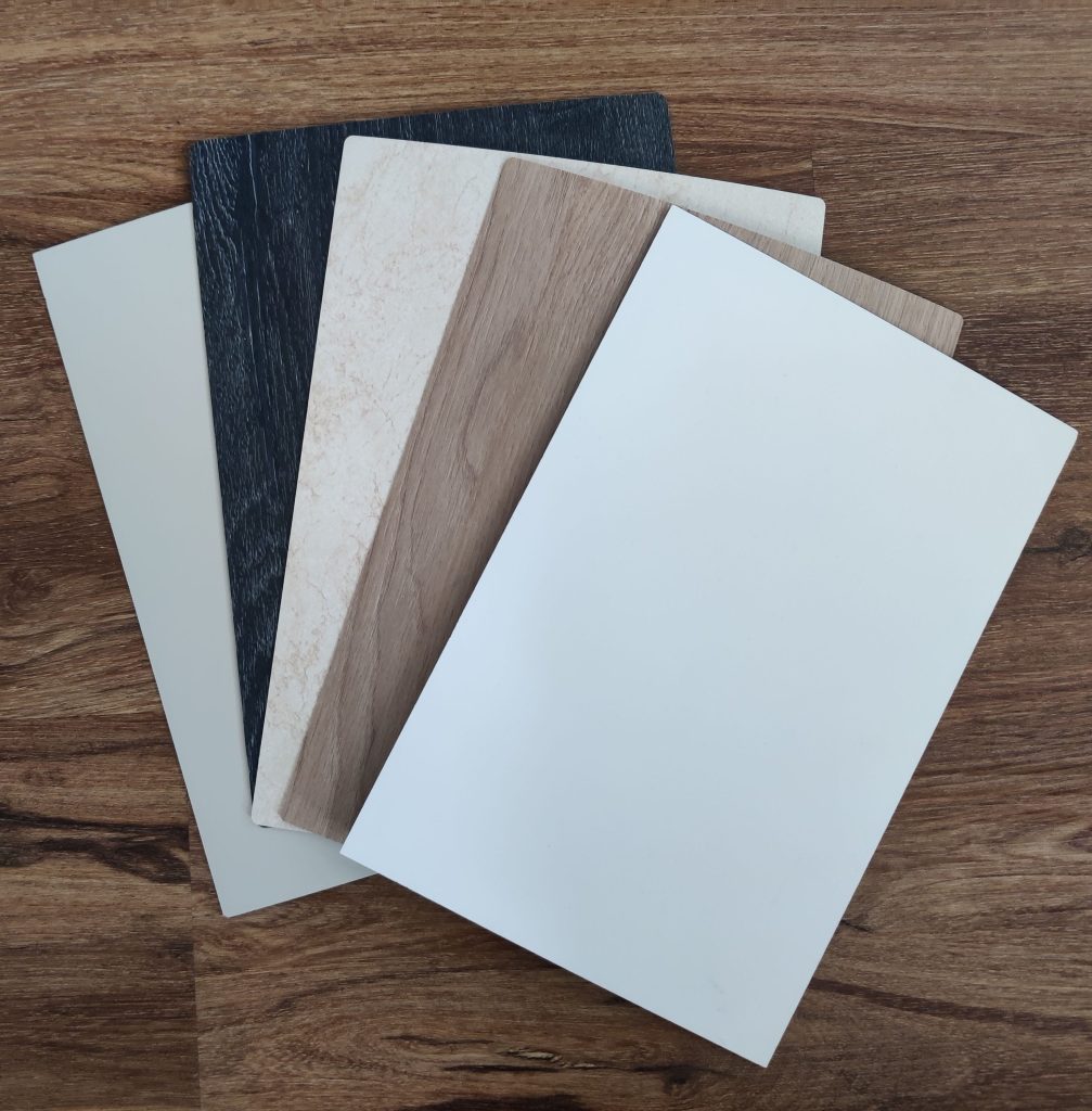 Verschil tussen melamine en laminaat 1 Laminaat vellen